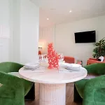 Genteel Patrocinio Aparthotel 3*