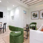 Genteel Patrocinio Aparthotel 3*
