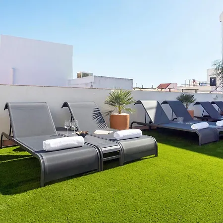 Genteel Patrocinio 3*