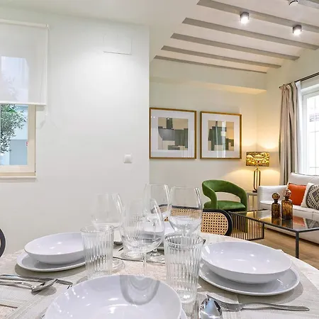 Genteel Patrocinio 3*