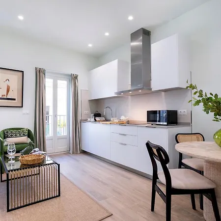 Genteel Patrocinio Aparthotel