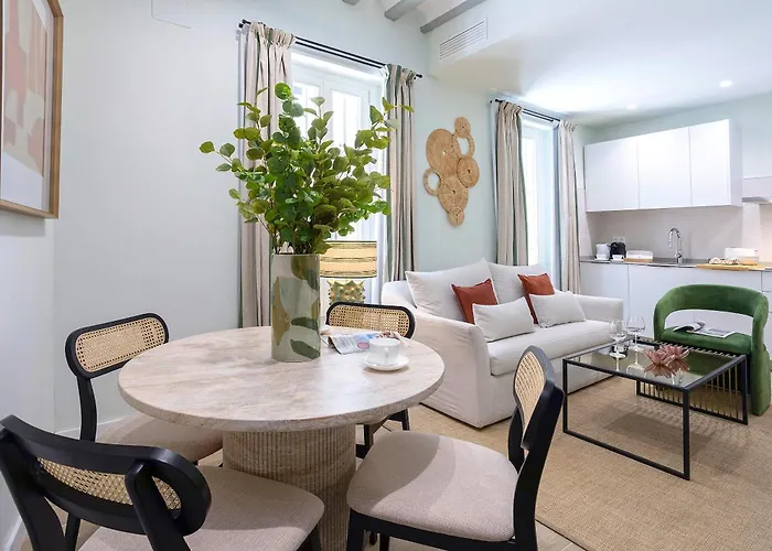 Genteel Patrocinio Apartahotel