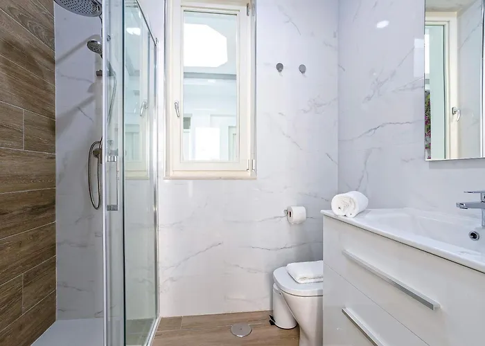 Genteel Patrocinio Apartahotel Cádiz